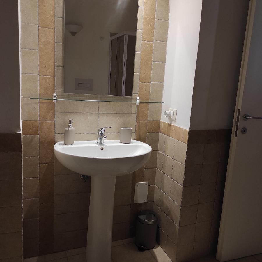 Domus Astra Apartment Brindisi Luaran gambar